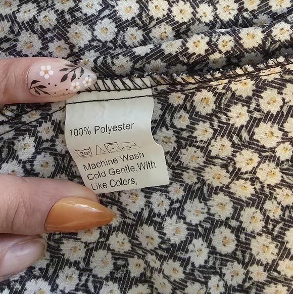 Chic Black and White Floral A-Line Skirt Size S - Picture 5 of 11